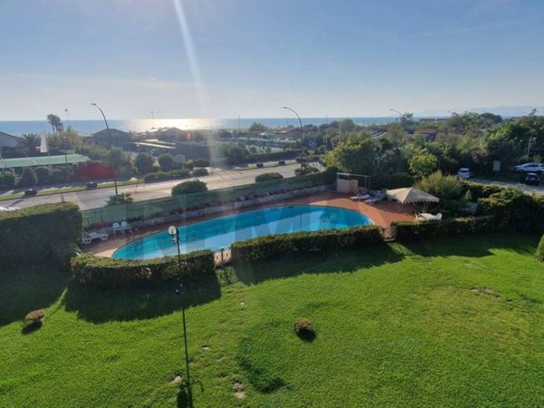 pentavano in vendita a Montignoso in zona Cinquale