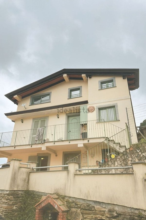 casa indipendente in vendita a Montignoso