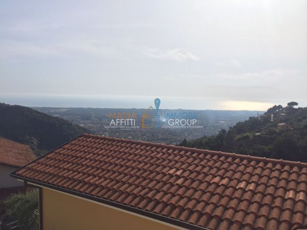 casa indipendente in vendita a Montignoso in zona Serra
