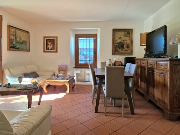 casa indipendente in vendita a Montignoso in zona Cervaiolo