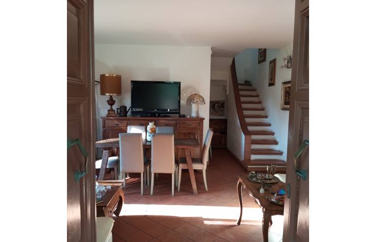 casa indipendente in vendita a Montignoso