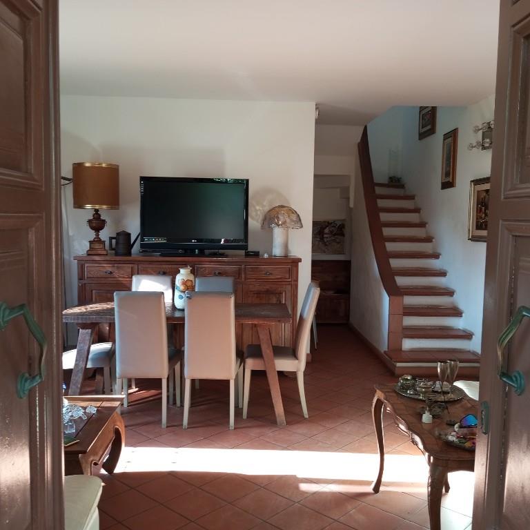 casa indipendente in vendita a Montignoso