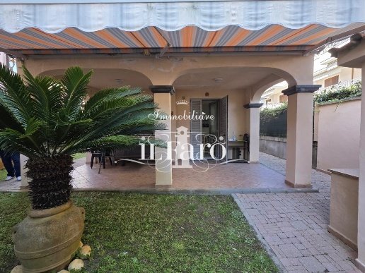 appartamento in vendita a Montignoso in zona Cinquale