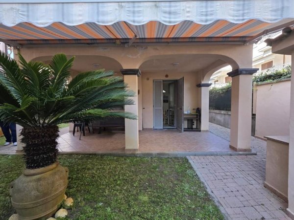 appartamento in vendita a Montignoso in zona Cinquale