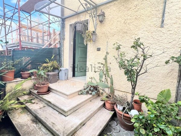 appartamento in vendita a Montignoso in zona Cervaiolo