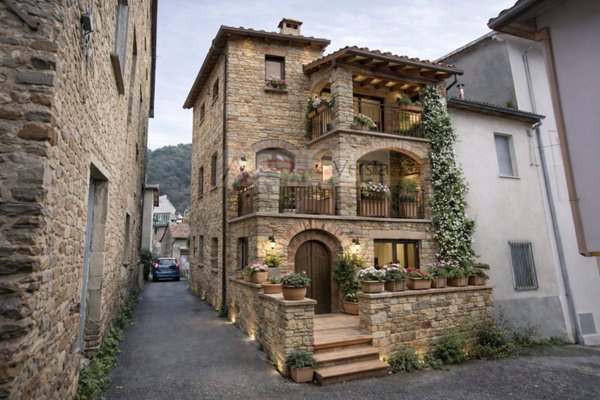 casa indipendente in vendita a Montignoso in zona Capanne