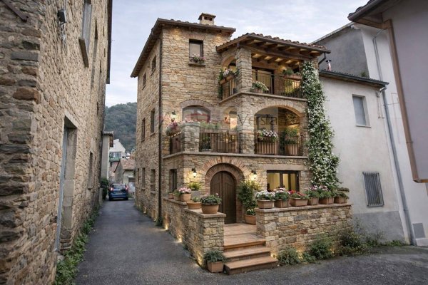 casa indipendente in vendita a Montignoso in zona Capanne