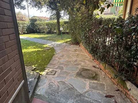 appartamento in vendita a Montignoso