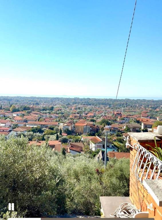 casa indipendente in vendita a Montignoso