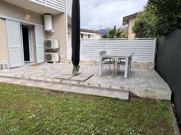 appartamento in vendita a Montignoso in zona Cinquale