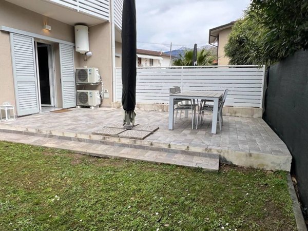 appartamento in vendita a Montignoso in zona Cinquale