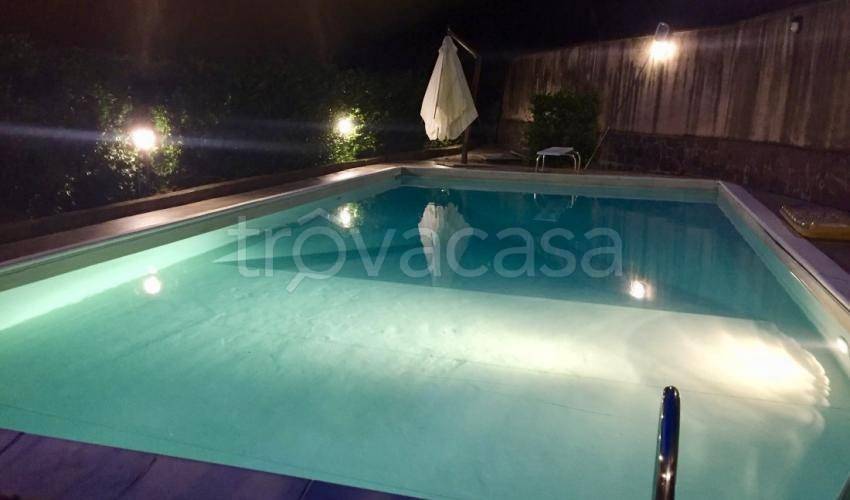 casa indipendente in vendita a Montignoso