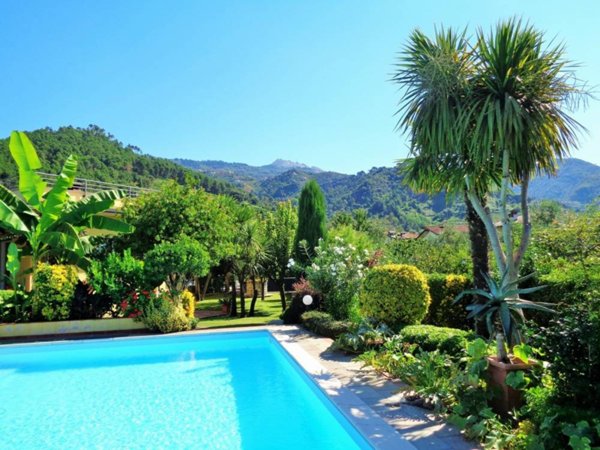 casa indipendente in vendita a Montignoso in zona Capanne