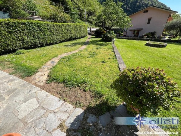 casa semindipendente in vendita a Montignoso in zona Capanne