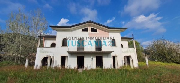 casa indipendente in vendita a Montignoso