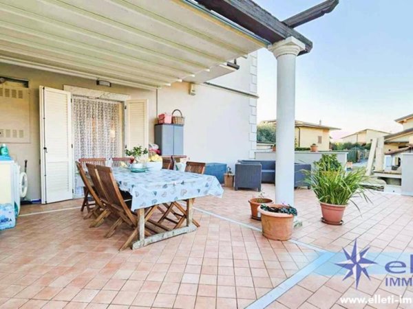 appartamento in vendita a Montignoso in zona Cervaiolo