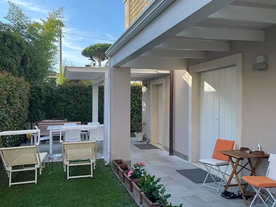 casa indipendente in vendita a Montignoso in zona Cinquale