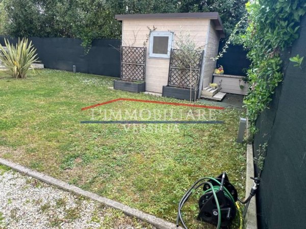 appartamento in vendita a Montignoso in zona Cinquale