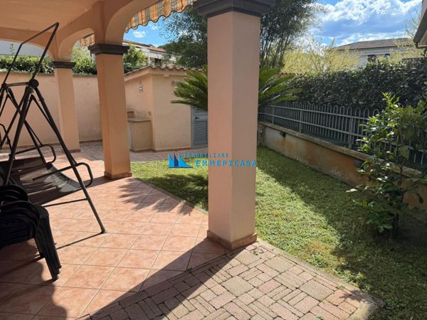 appartamento in vendita a Montignoso in zona Cinquale