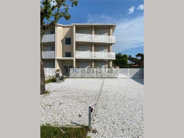 appartamento in vendita a Montignoso in zona Cinquale