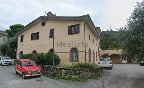 locale commerciale in vendita a Montignoso