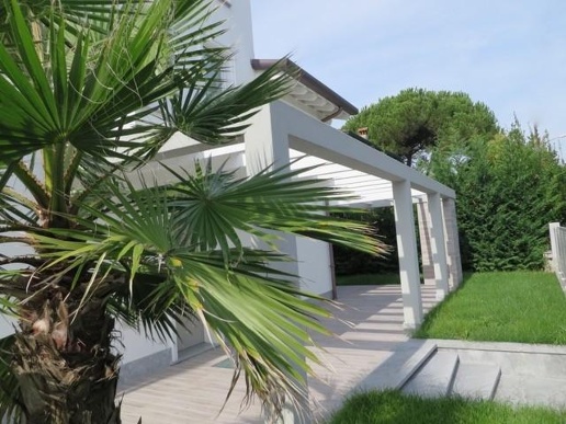 casa indipendente in vendita a Montignoso in zona Cinquale