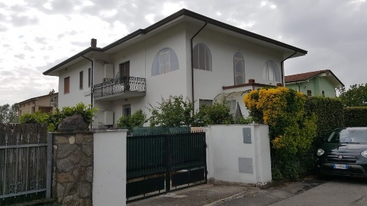 appartamento in vendita a Montignoso in zona Cervaiolo