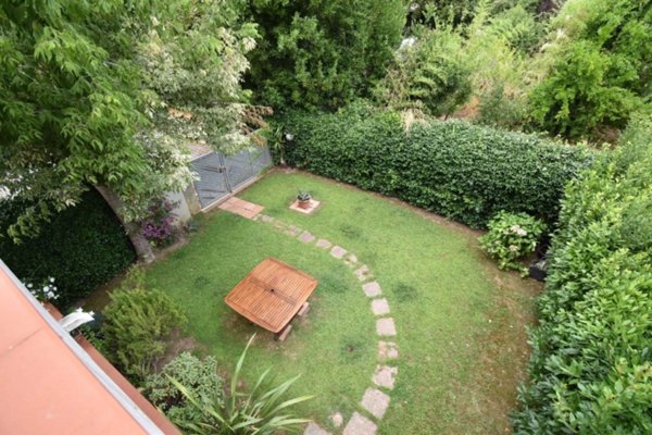 casa indipendente in vendita a Montignoso