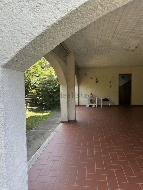 casa indipendente in vendita a Montignoso in zona Cervaiolo