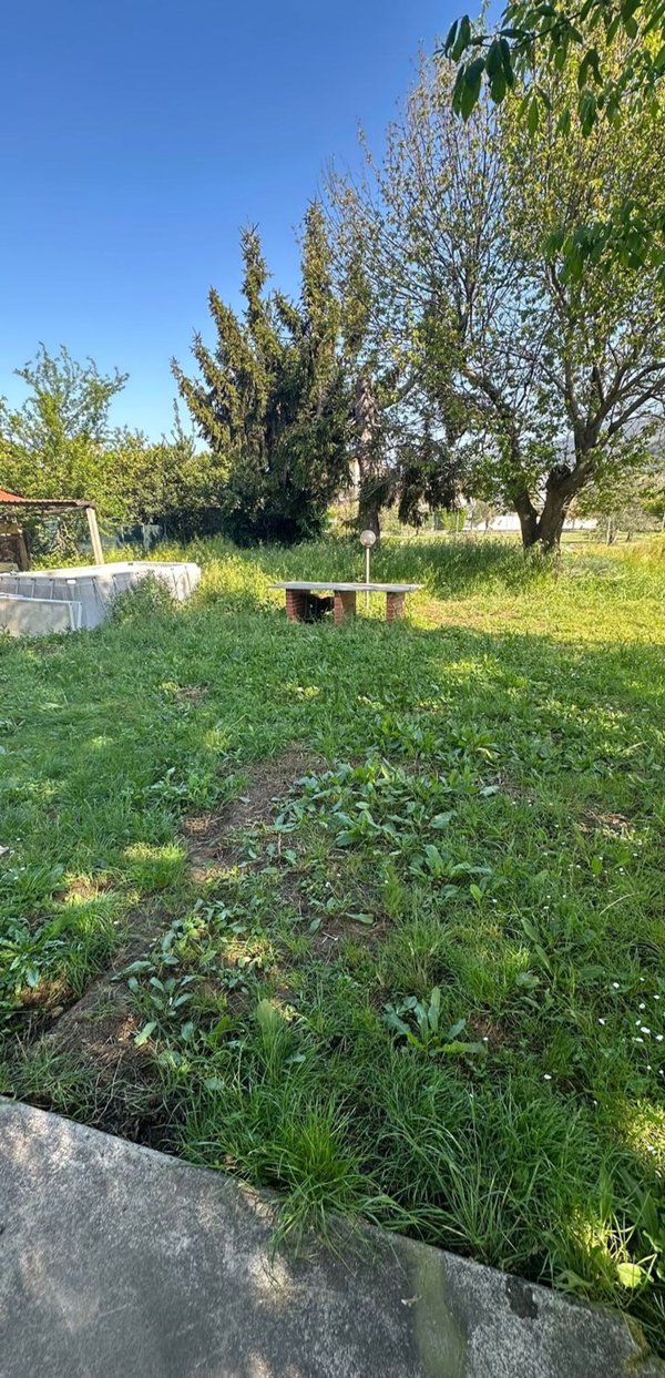 casa indipendente in vendita a Montignoso