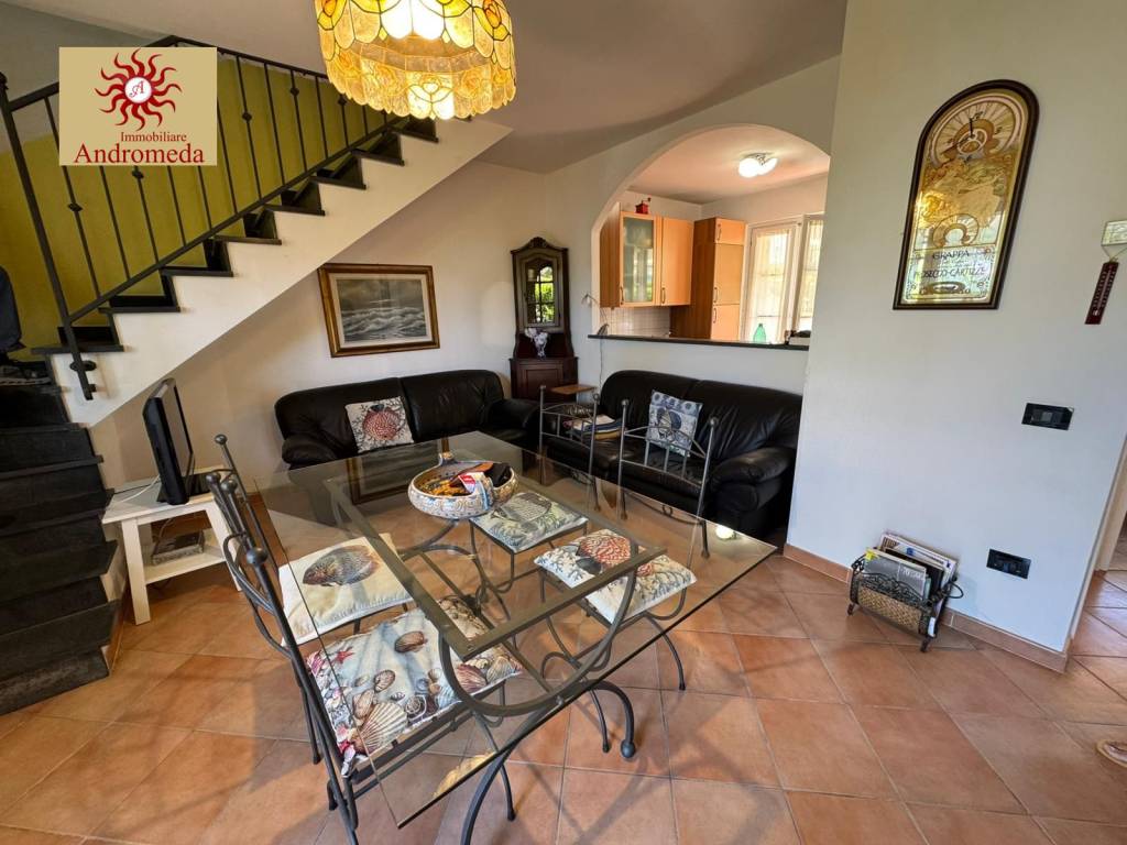 casa indipendente in vendita a Montignoso in zona Cinquale