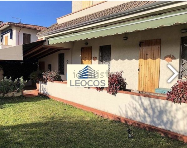 casa indipendente in vendita a Montignoso in zona Cinquale