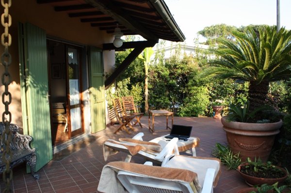 casa indipendente in vendita a Montignoso in zona Cinquale