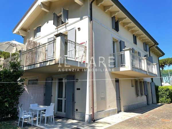 casa indipendente in vendita a Montignoso in zona Cinquale