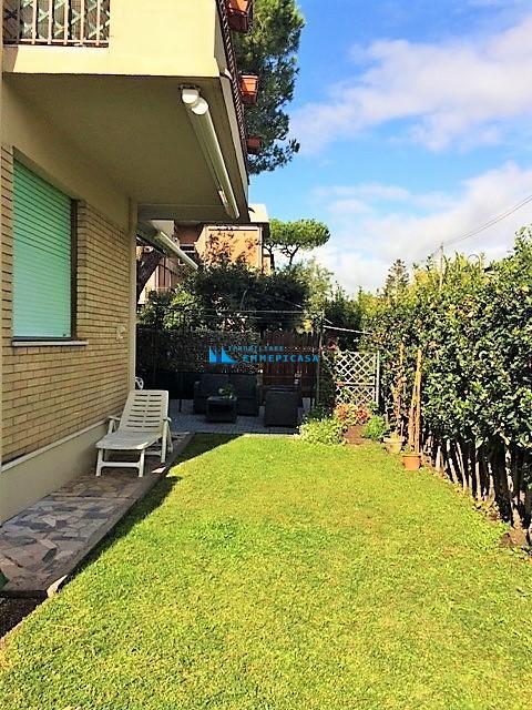 casa indipendente in vendita a Montignoso in zona Cinquale