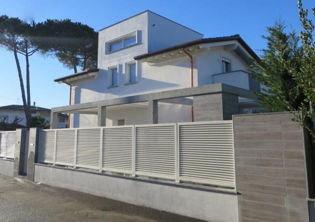 casa indipendente in vendita a Montignoso in zona Cinquale