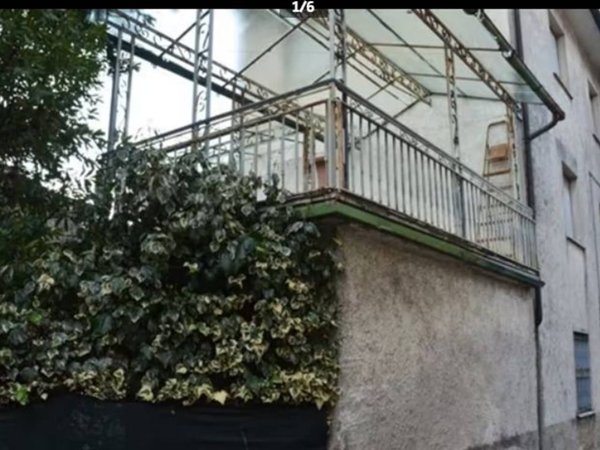 casa indipendente in vendita a Montignoso
