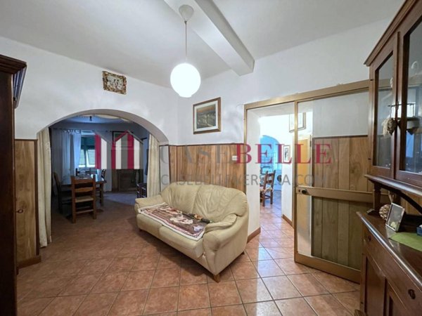 intera palazzina in vendita a Montignoso in zona Serra