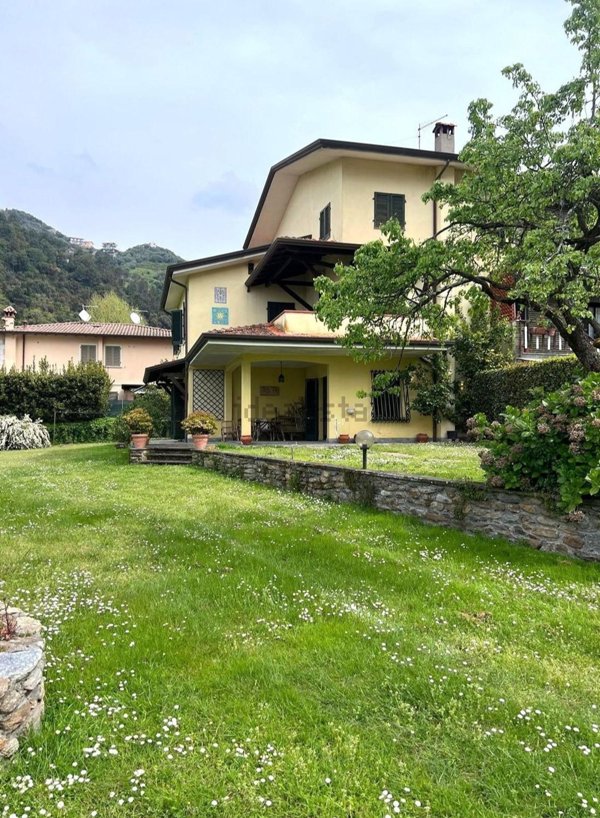 casa indipendente in vendita a Montignoso in zona Capanne