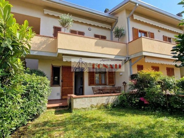 appartamento in vendita a Montignoso in zona Cinquale