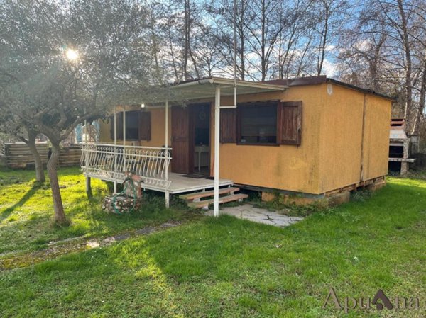 casa indipendente in vendita a Montignoso