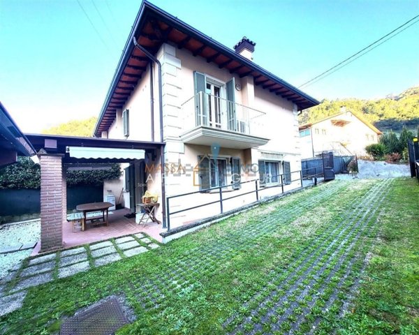 casa indipendente in vendita a Montignoso