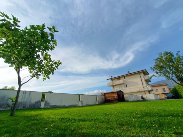 casa indipendente in vendita a Montignoso in zona Cervaiolo