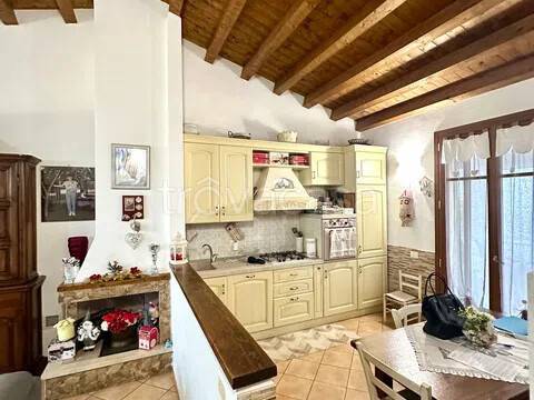 casa indipendente in vendita a Montignoso
