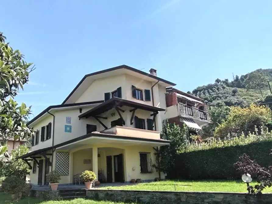 casa indipendente in vendita a Montignoso in zona Capanne