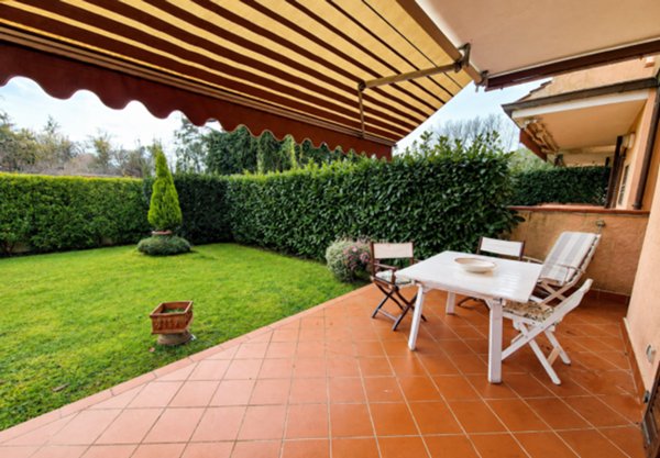 casa indipendente in vendita a Montignoso in zona Cinquale
