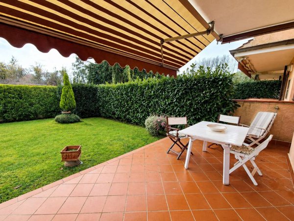casa indipendente in vendita a Montignoso in zona Cinquale