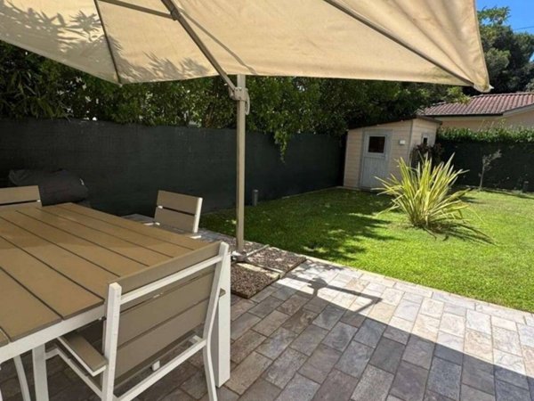 appartamento in vendita a Montignoso in zona Cinquale