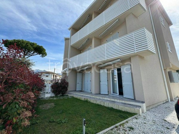 appartamento in vendita a Montignoso in zona Cinquale