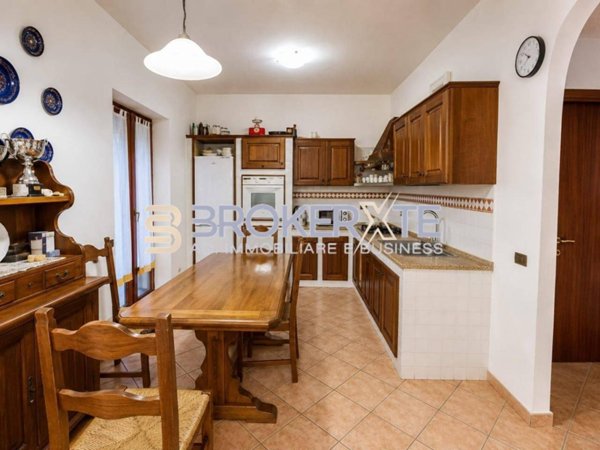 casa indipendente in vendita a Montignoso